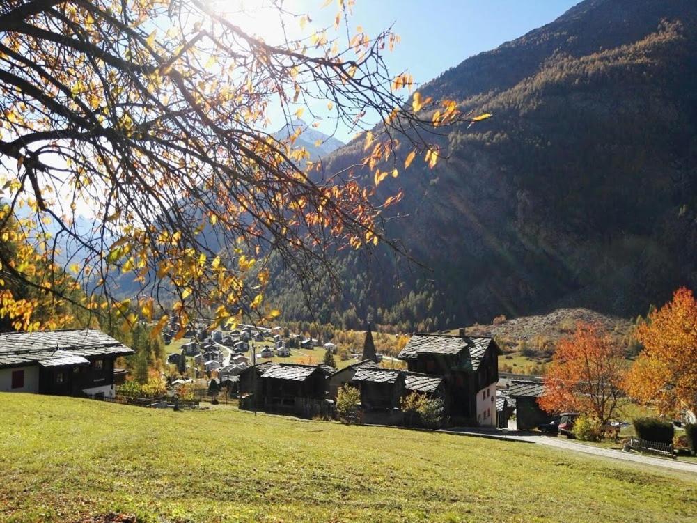 Haus Valaisia - Randa Bei Zermattアパートメント エクステリア 写真